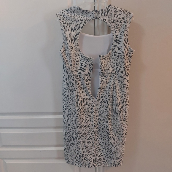 CARMEN Carmen Marc Volvo Black and  White Dress Size Large - Picture 10 of 12